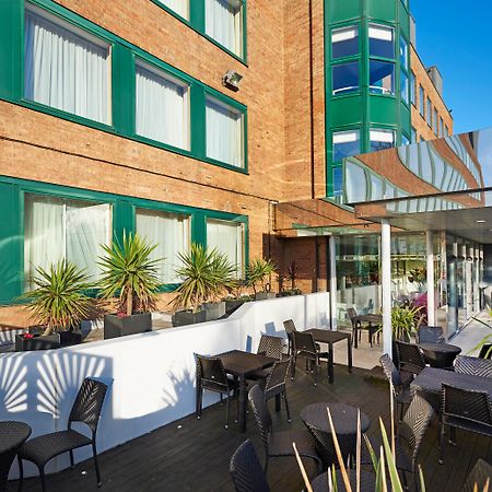 Crowne Plaza London Ealing By Ihg Hotel Bagian luar foto