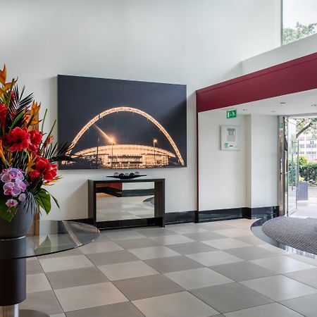 Crowne Plaza London Ealing By Ihg Hotel Bagian luar foto