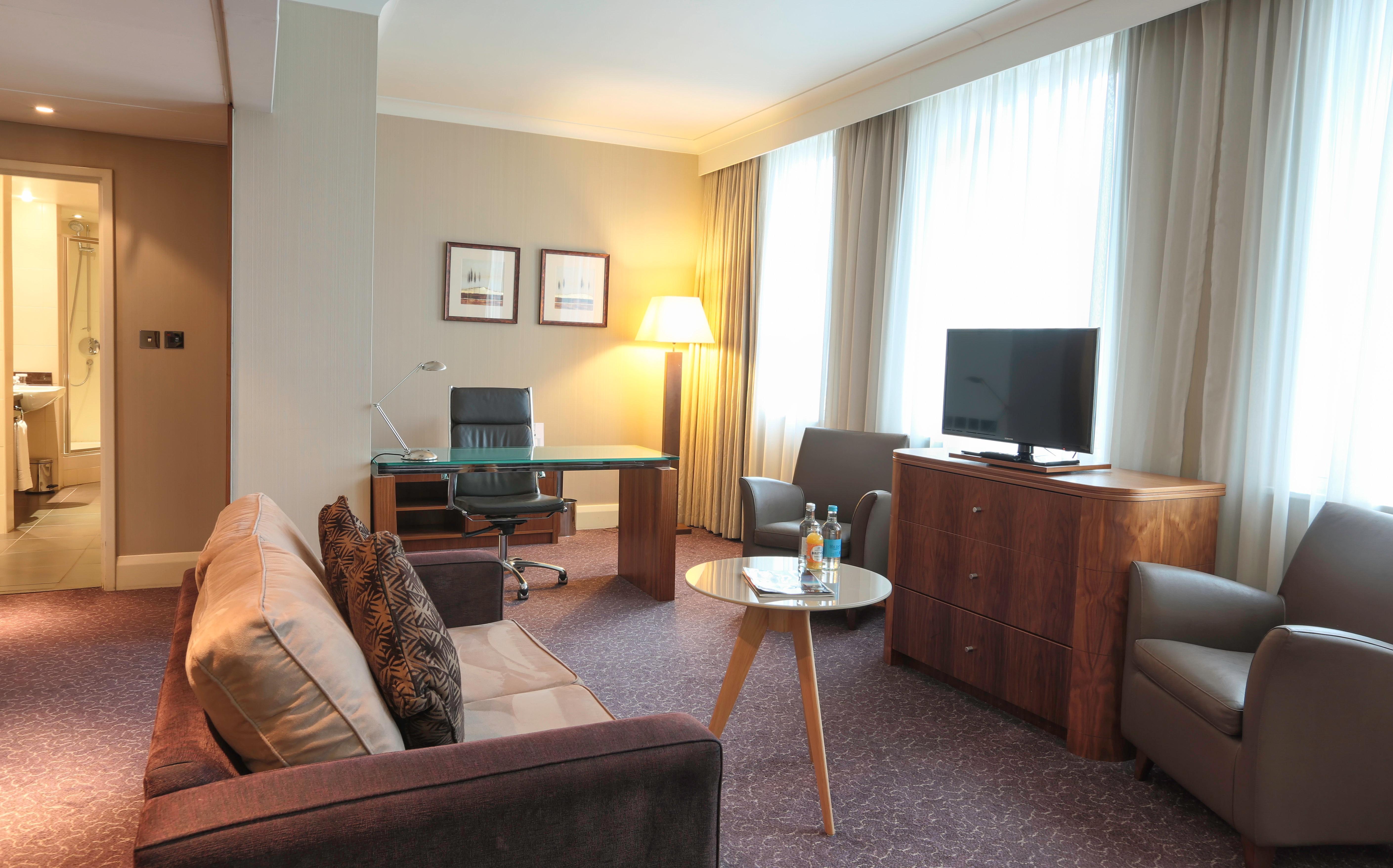 Crowne Plaza London Ealing By Ihg Hotel Bagian luar foto
