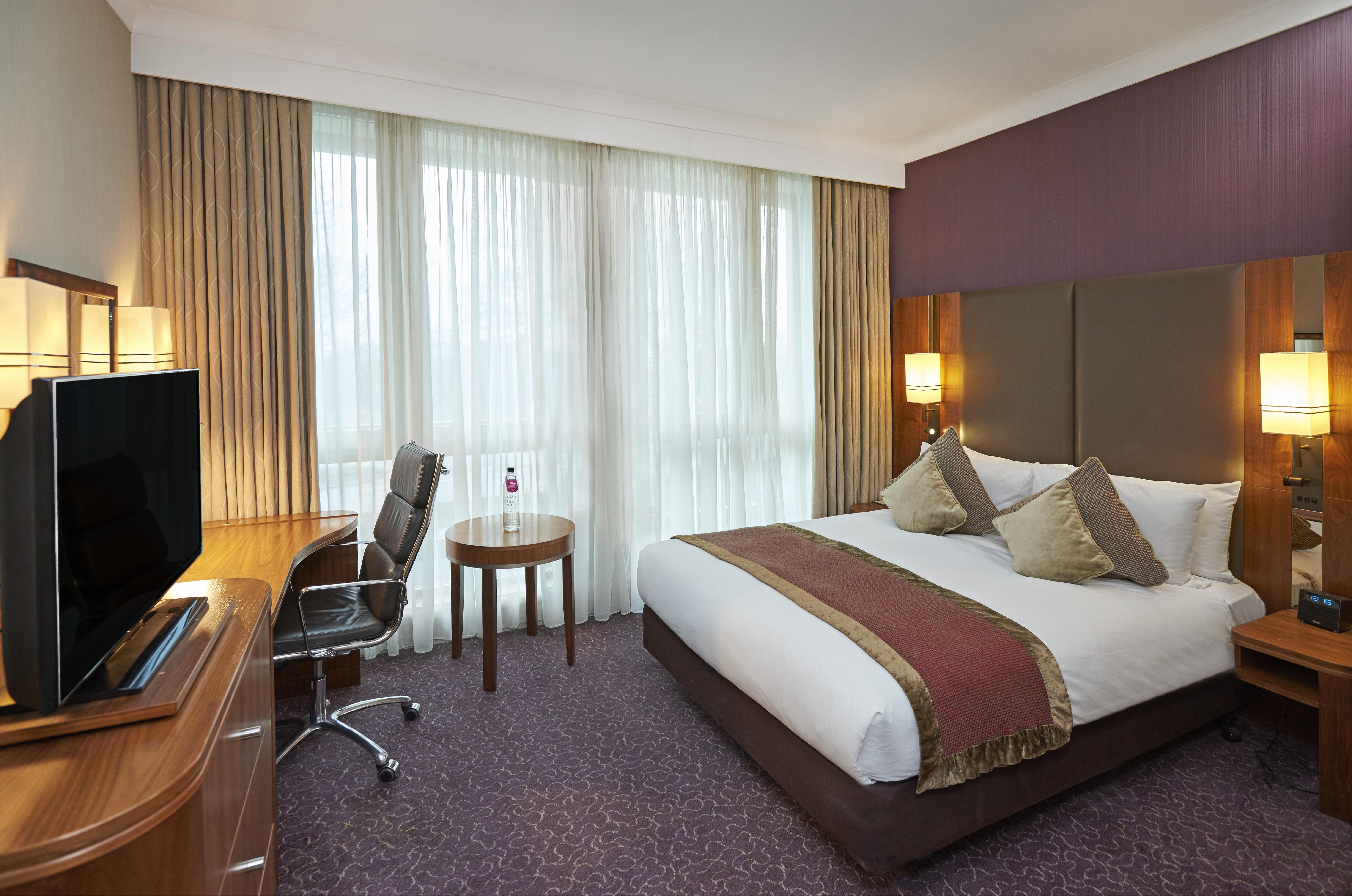 Crowne Plaza London Ealing By Ihg Hotel Bagian luar foto