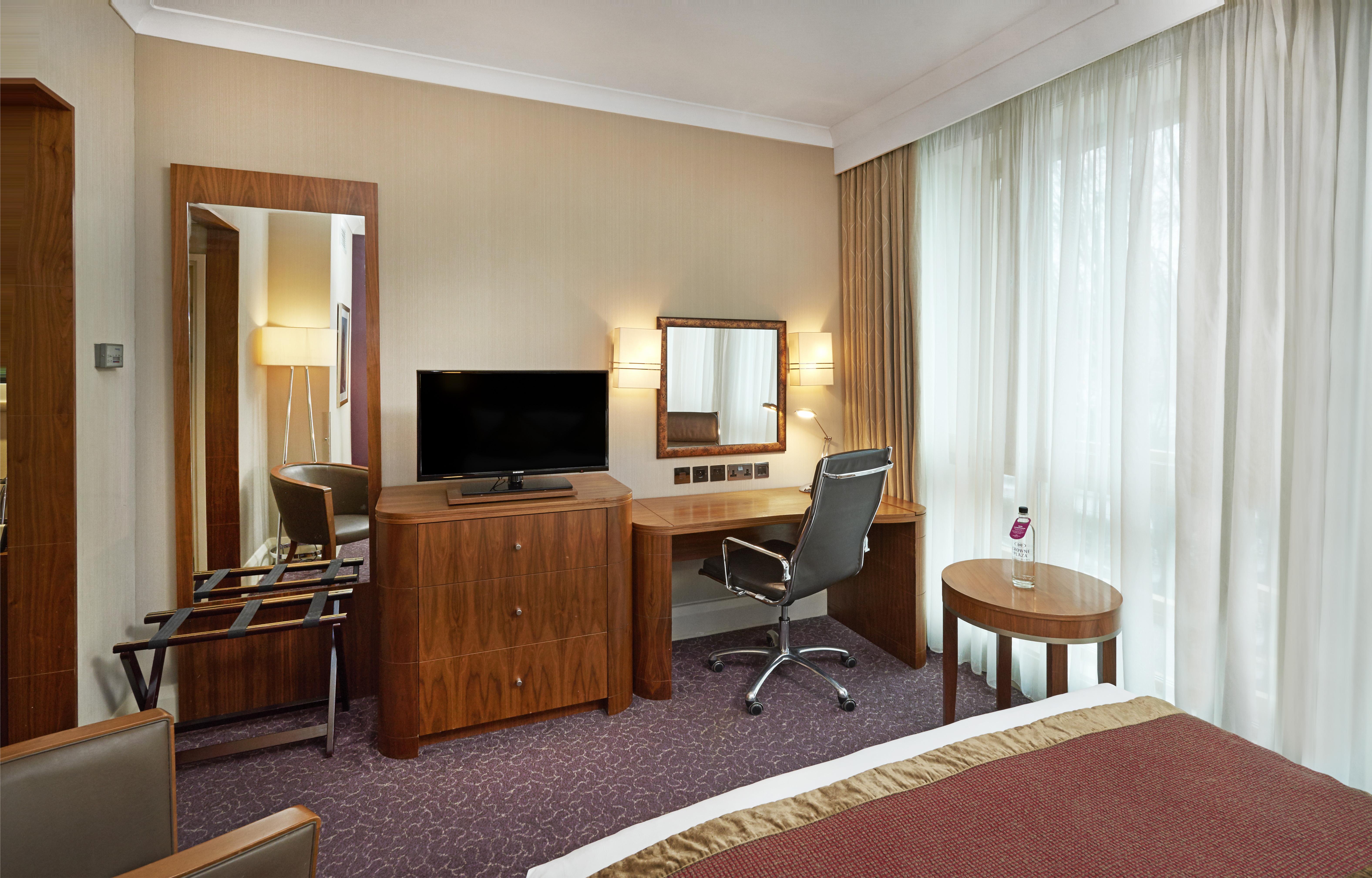 Crowne Plaza London Ealing By Ihg Hotel Bagian luar foto
