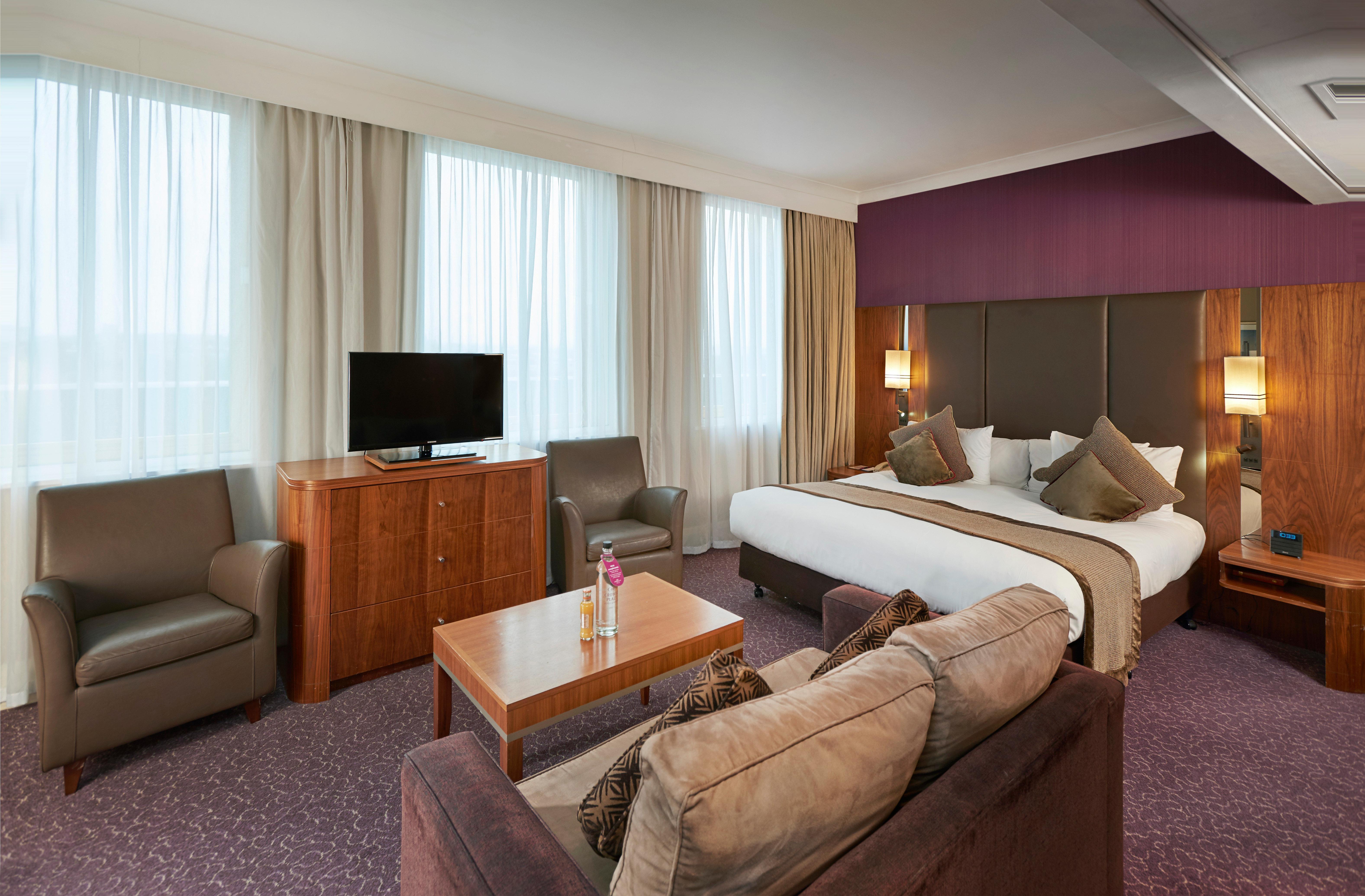 Crowne Plaza London Ealing By Ihg Hotel Bagian luar foto