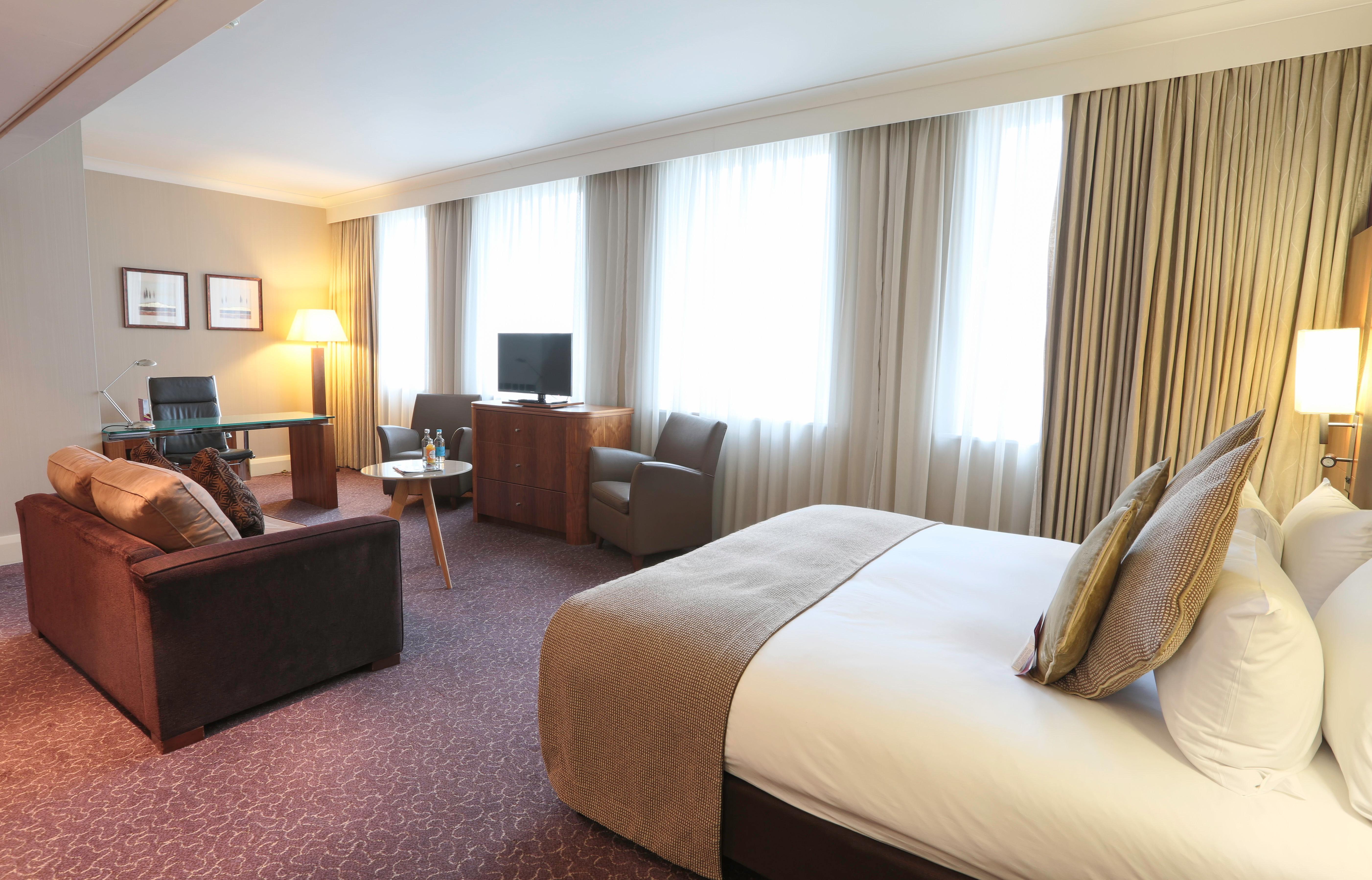 Crowne Plaza London Ealing By Ihg Hotel Bagian luar foto
