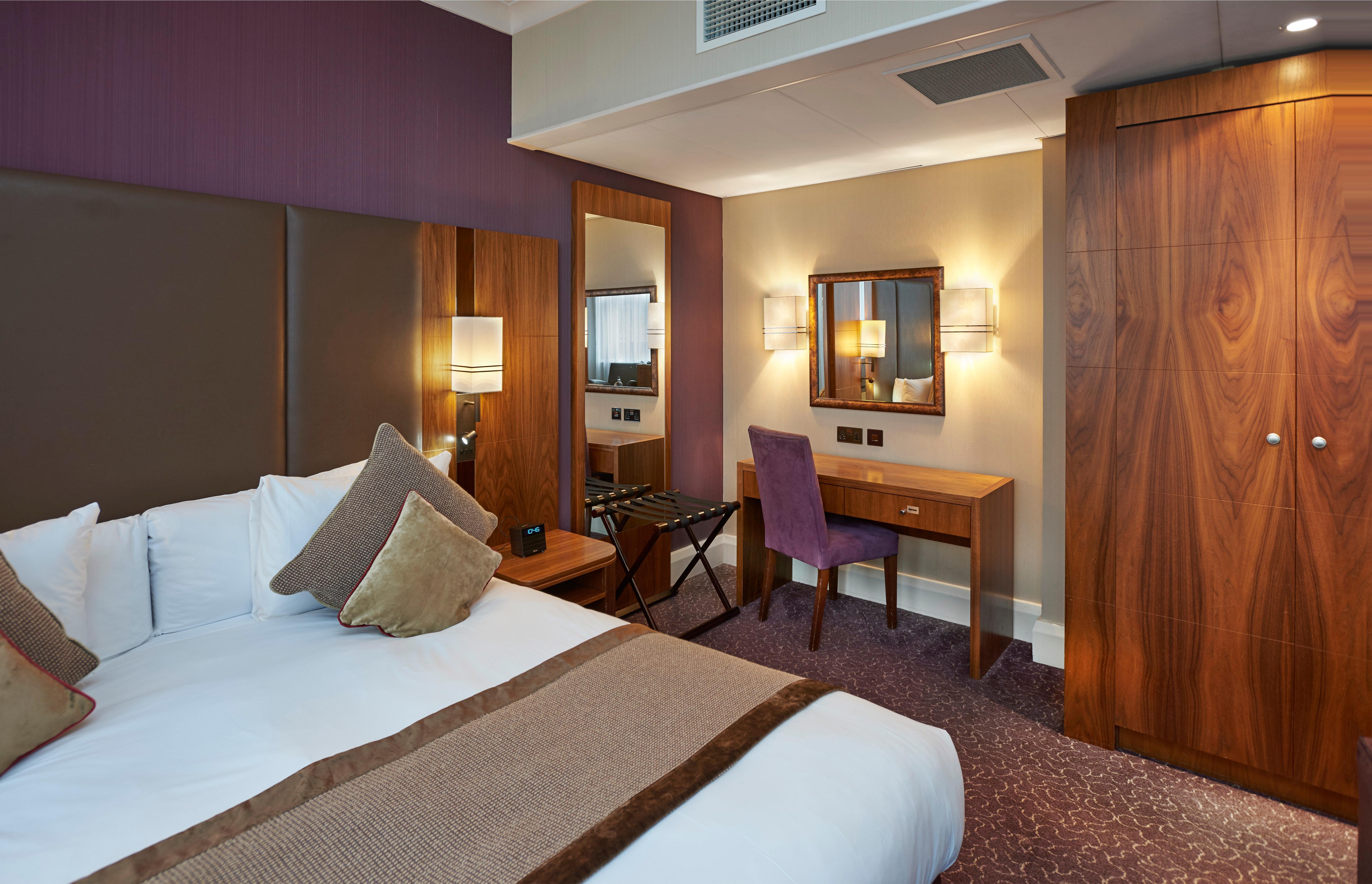 Crowne Plaza London Ealing By Ihg Hotel Bagian luar foto