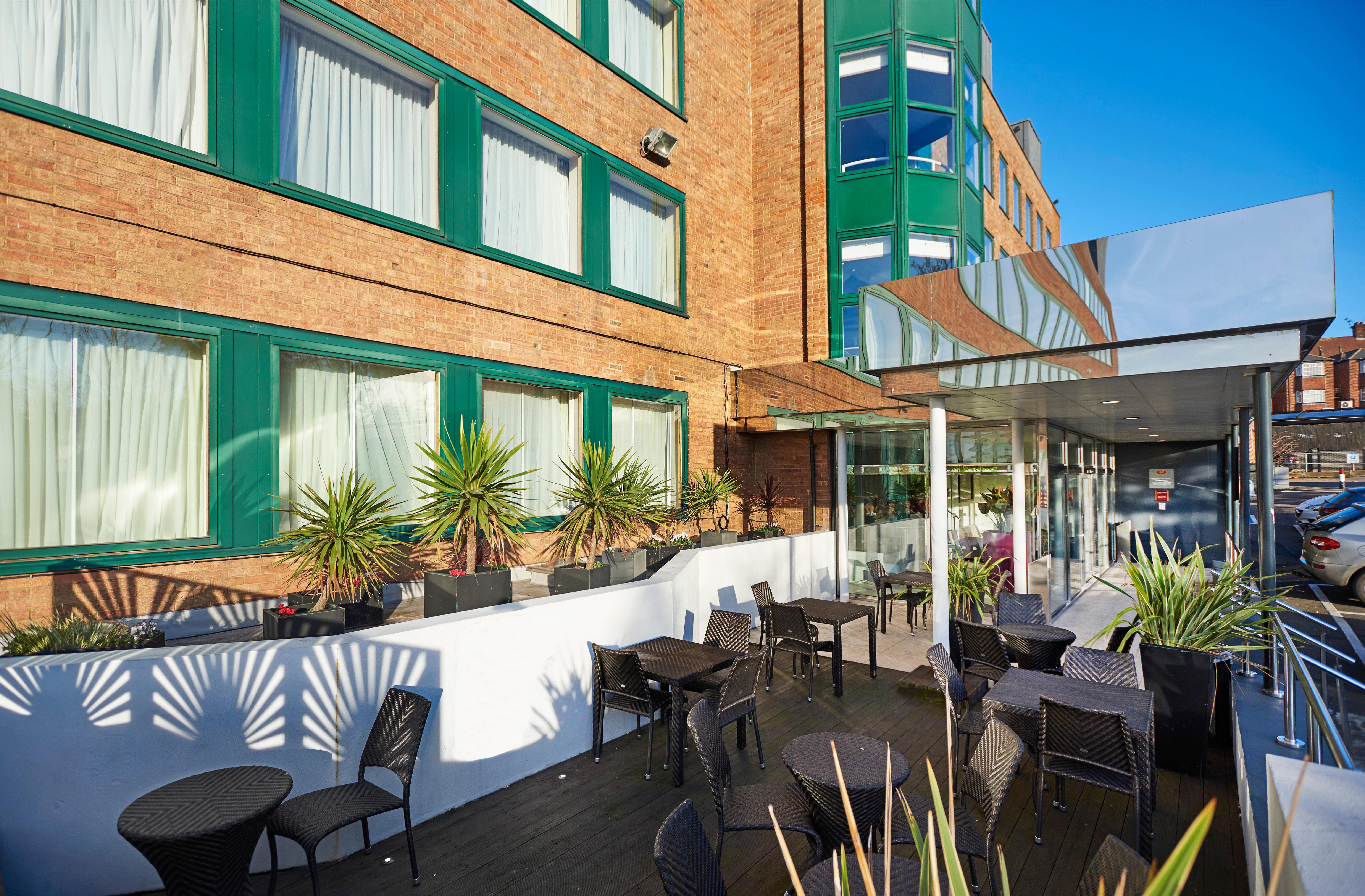 Crowne Plaza London Ealing By Ihg Hotel Bagian luar foto