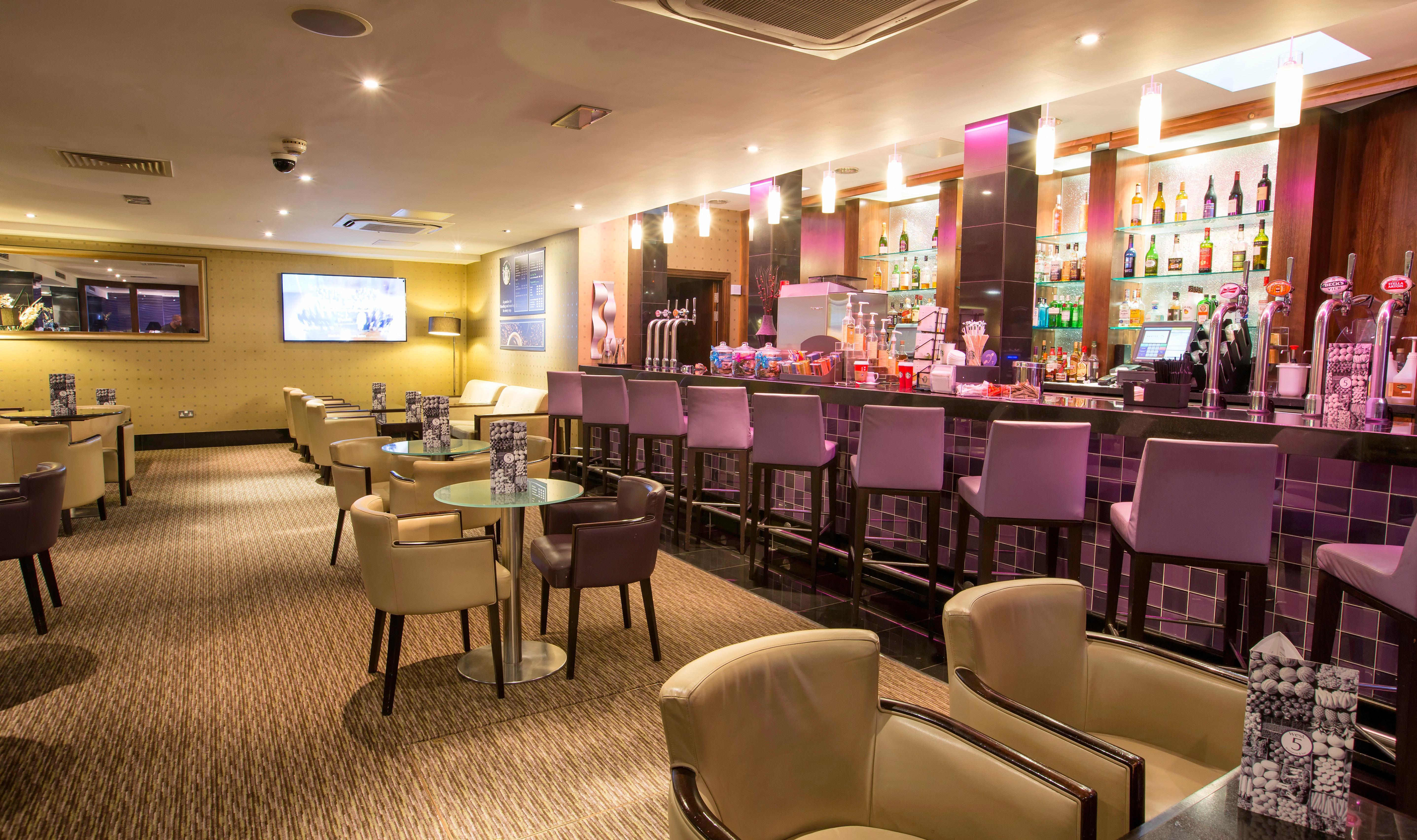 Crowne Plaza London Ealing By Ihg Hotel Bagian luar foto