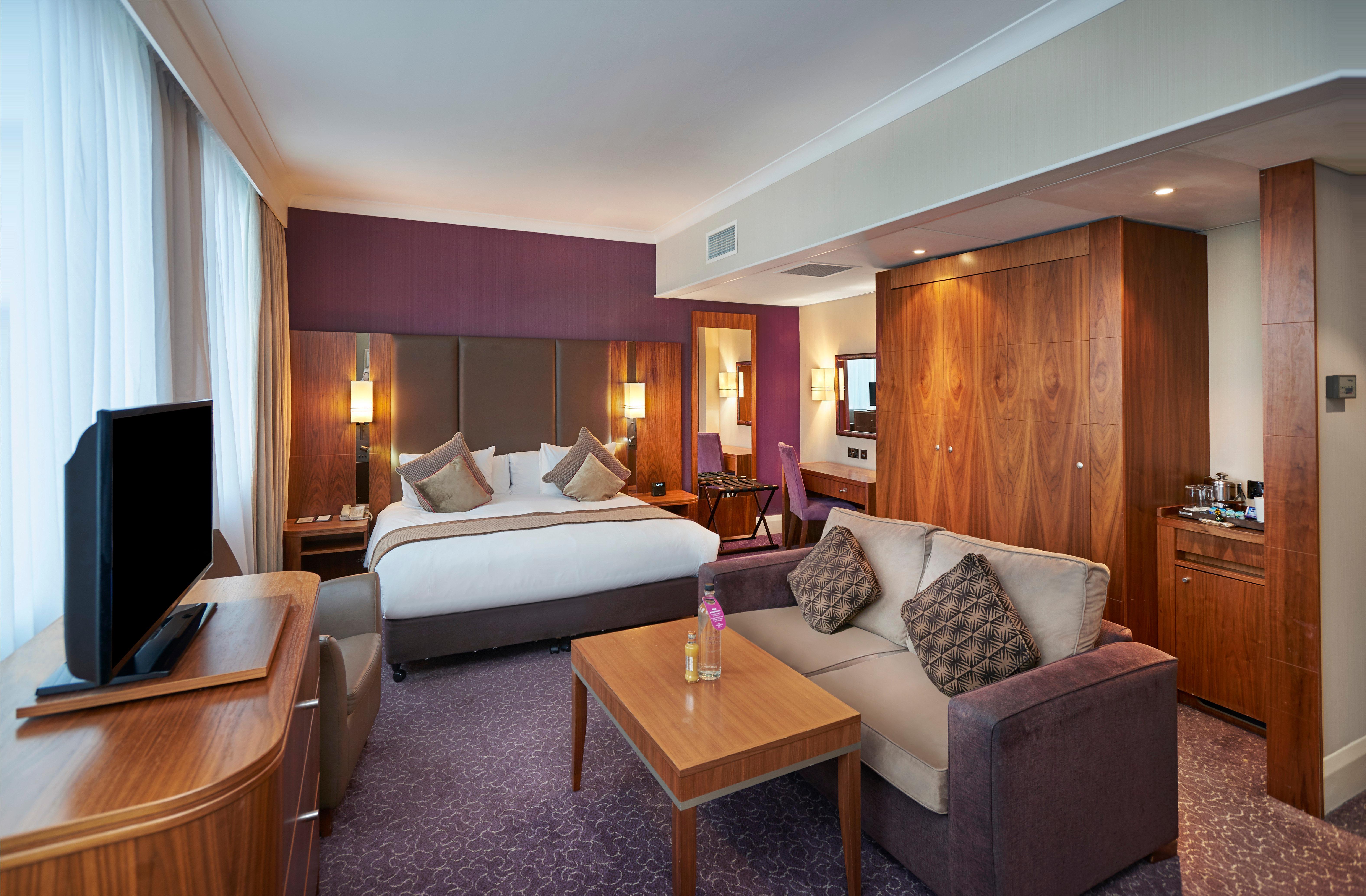 Crowne Plaza London Ealing By Ihg Hotel Bagian luar foto