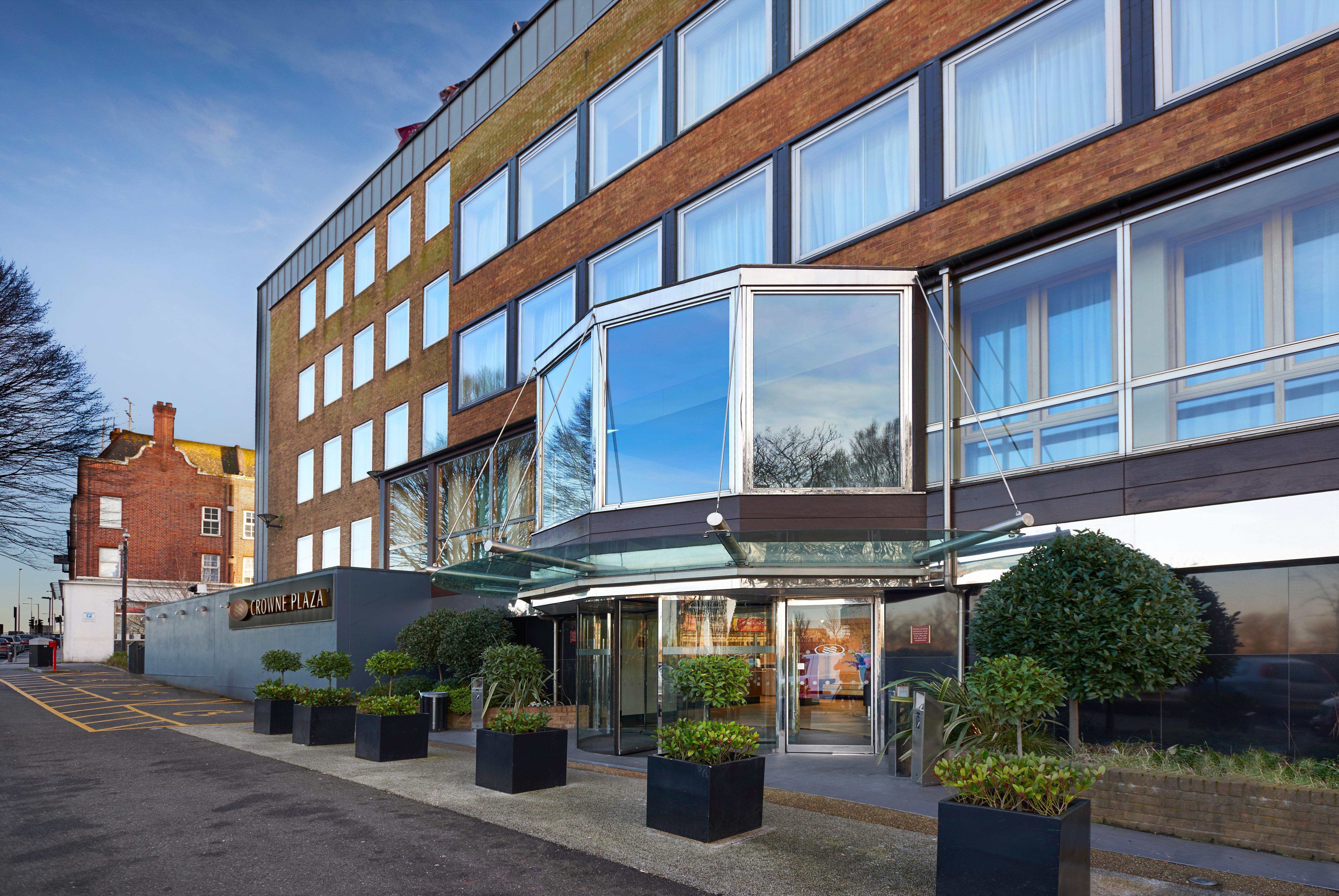 Crowne Plaza London Ealing By Ihg Hotel Bagian luar foto