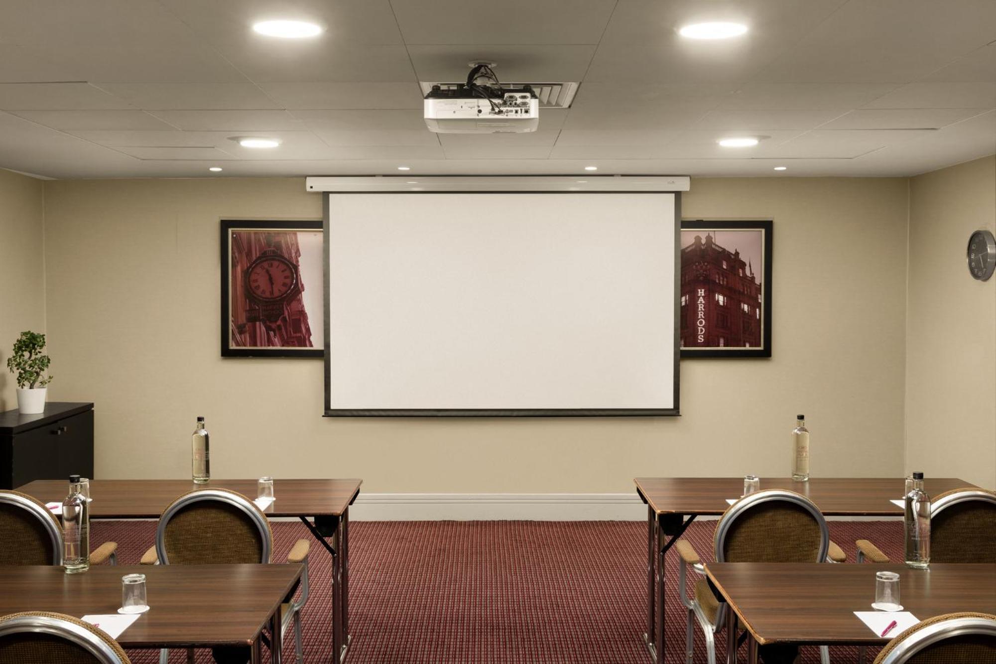 Crowne Plaza London Ealing By Ihg Hotel Bagian luar foto