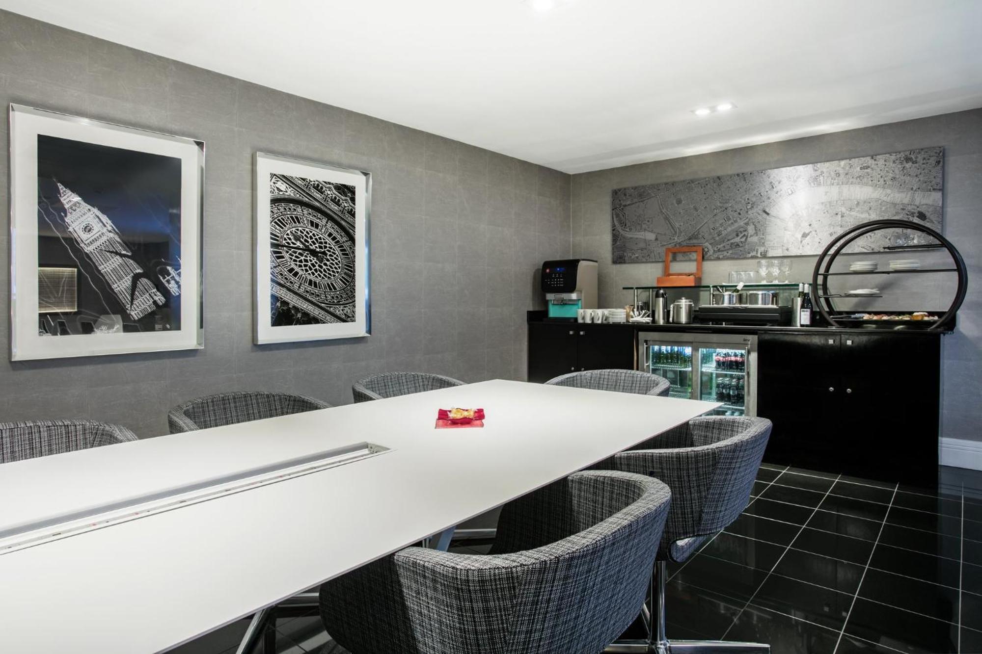 Crowne Plaza London Ealing By Ihg Hotel Bagian luar foto