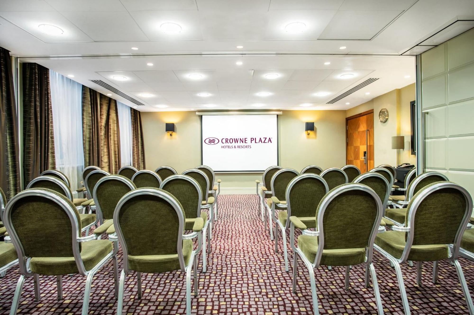Crowne Plaza London Ealing By Ihg Hotel Bagian luar foto