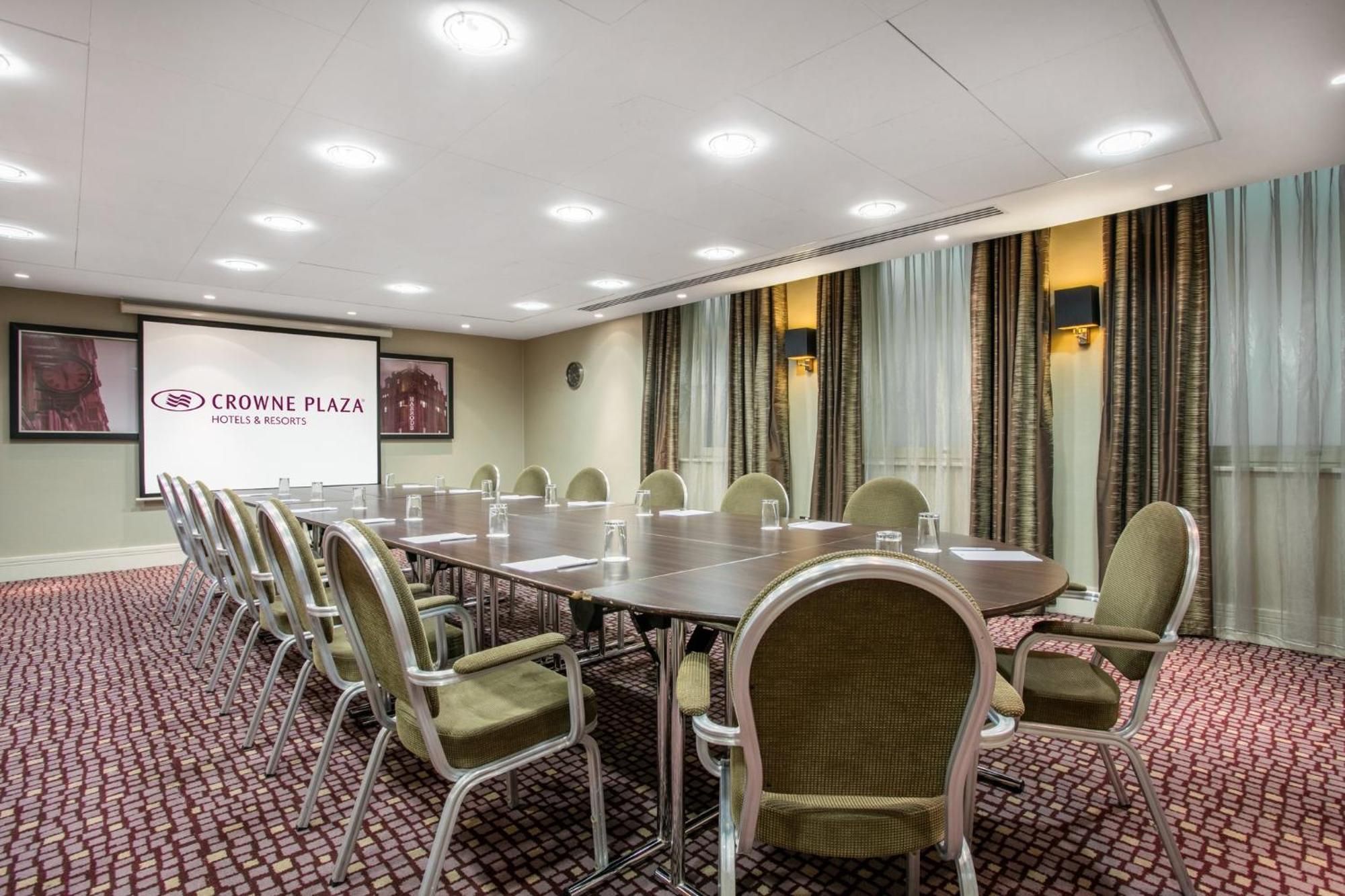 Crowne Plaza London Ealing By Ihg Hotel Bagian luar foto