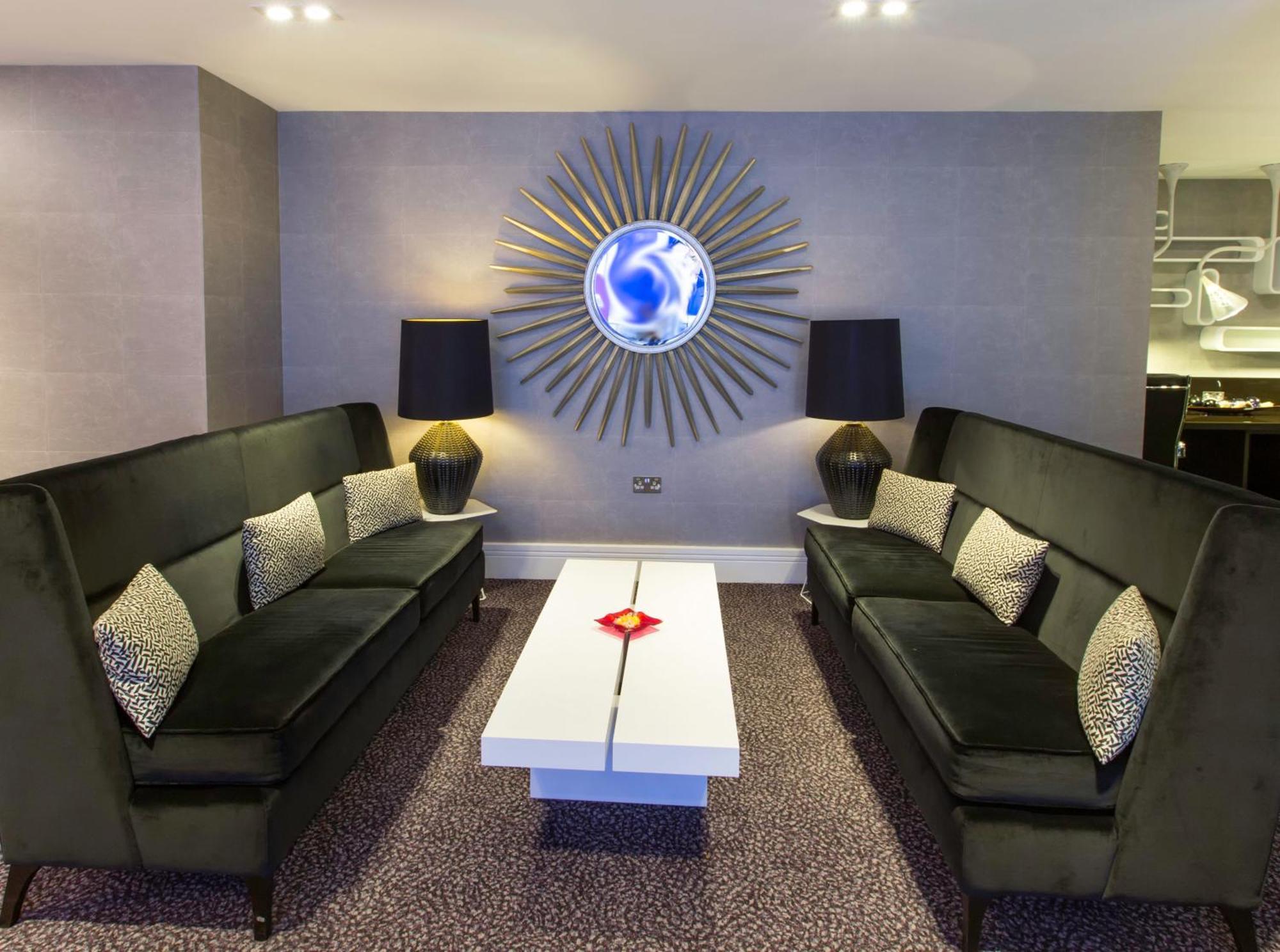 Crowne Plaza London Ealing By Ihg Hotel Bagian luar foto